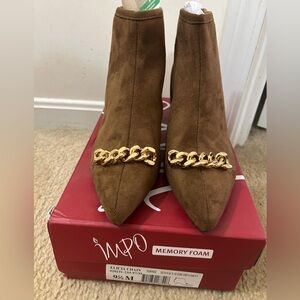 Impo Womens Elicia Chain Toffee Faux Suede Heel Ankle Boots Memory Foam Size 9.5